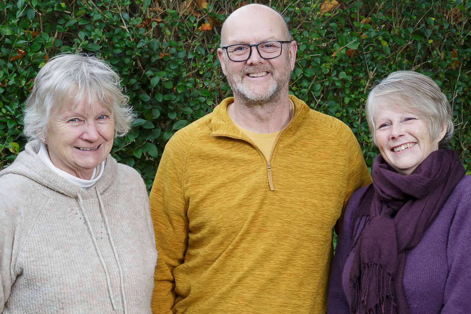 Portrait of Francis Bastable with Keith and Cari Whiting the owners of Locksheath Gordon Setters